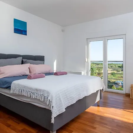 Brionika Tatil Evi *